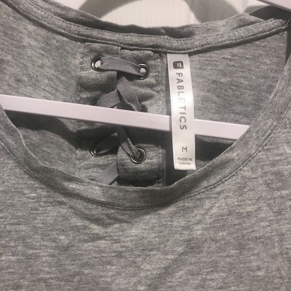 Women’s Fabletics Workout Top - Picture 3 of 4